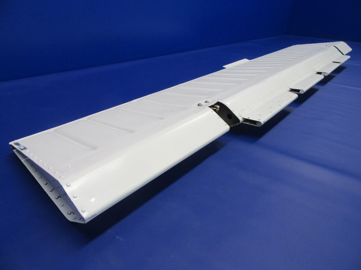 Beech 95-B55 RH Aileron P/N 33-130000-44 (1124-16)