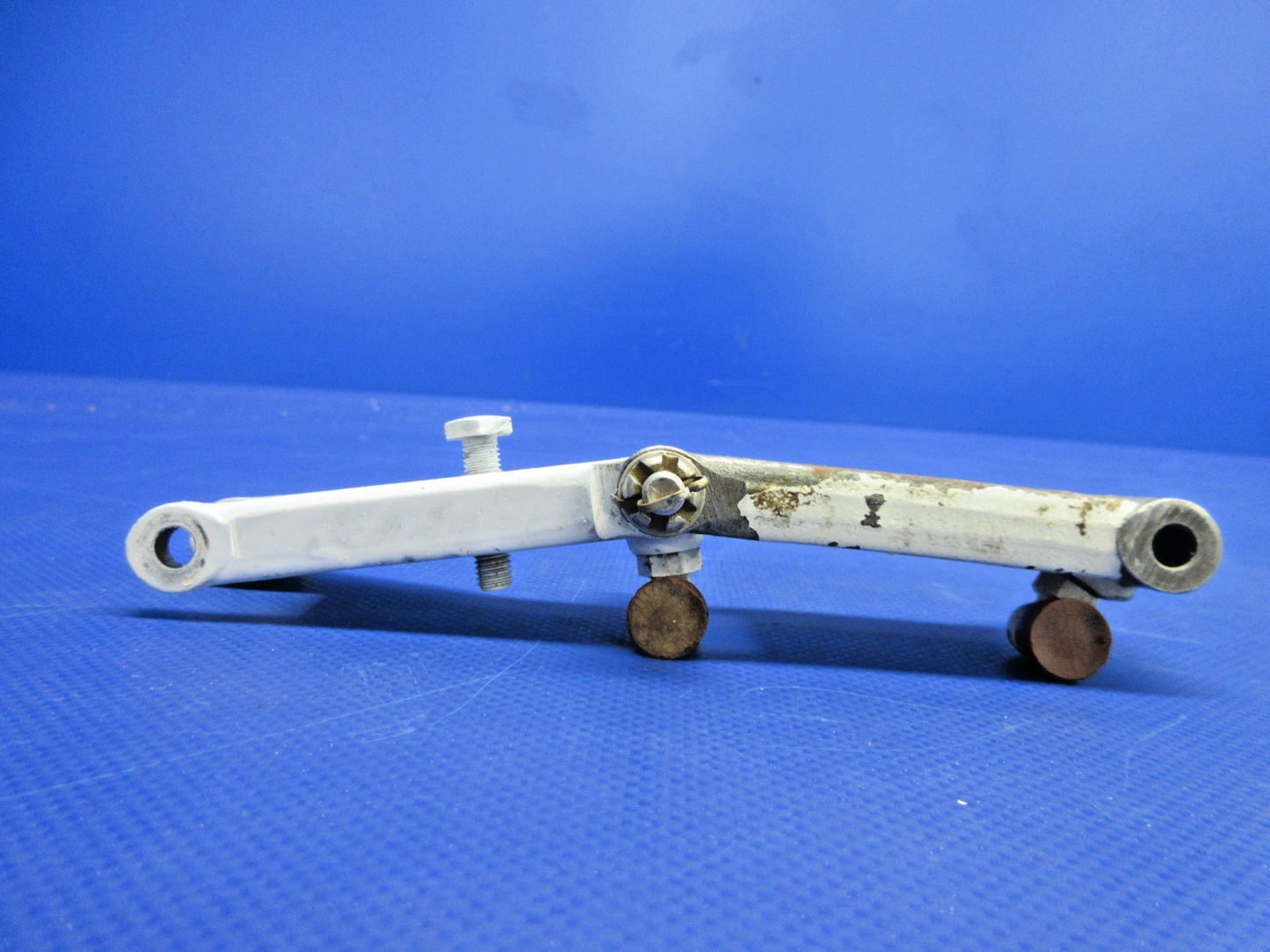 Beech D95A Nose Landing Gear Steering Idler Cross Link P/N 35-825173 (0326-782)4