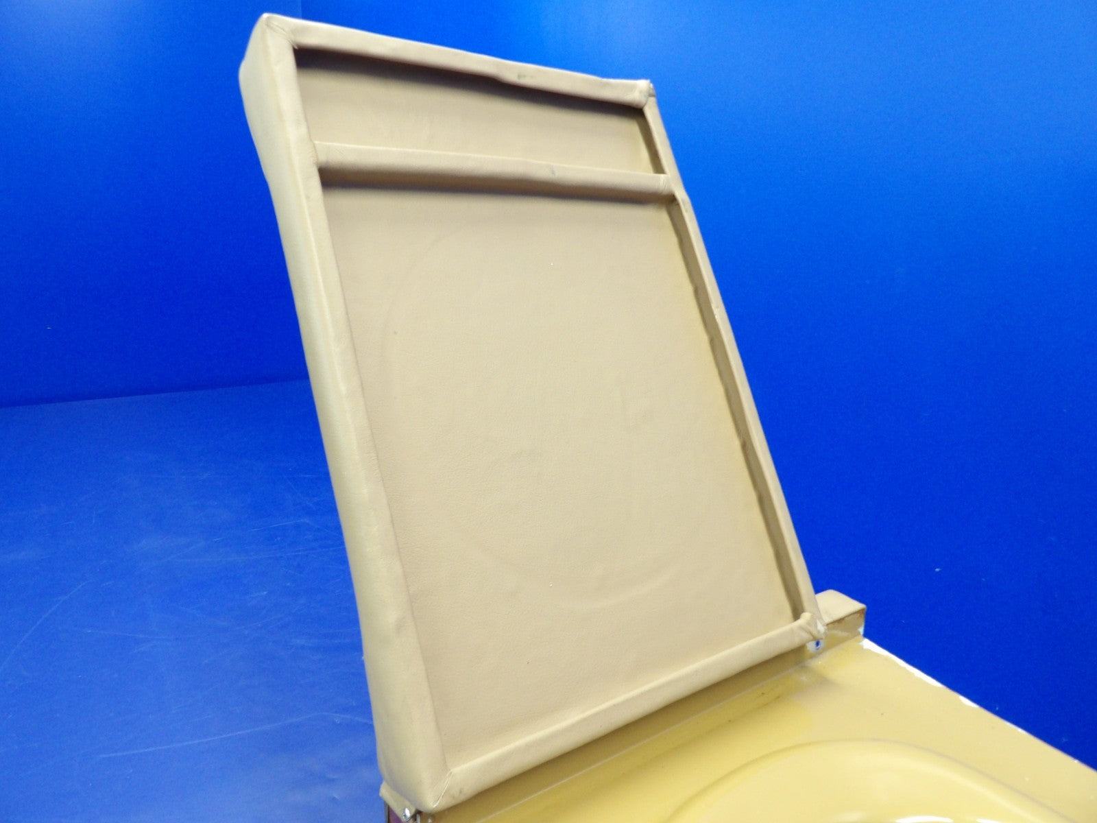Cessna 421 Upholstered Potty / Toilet Seat P/N 5191525-1 (0726-1200)4