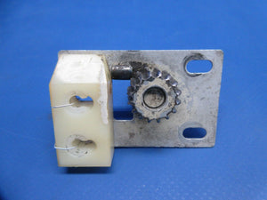 Cessna 177 / 177B Cardinal Cabin Door Clutch Assy LH P/N 1712080-1 (0824-1026)