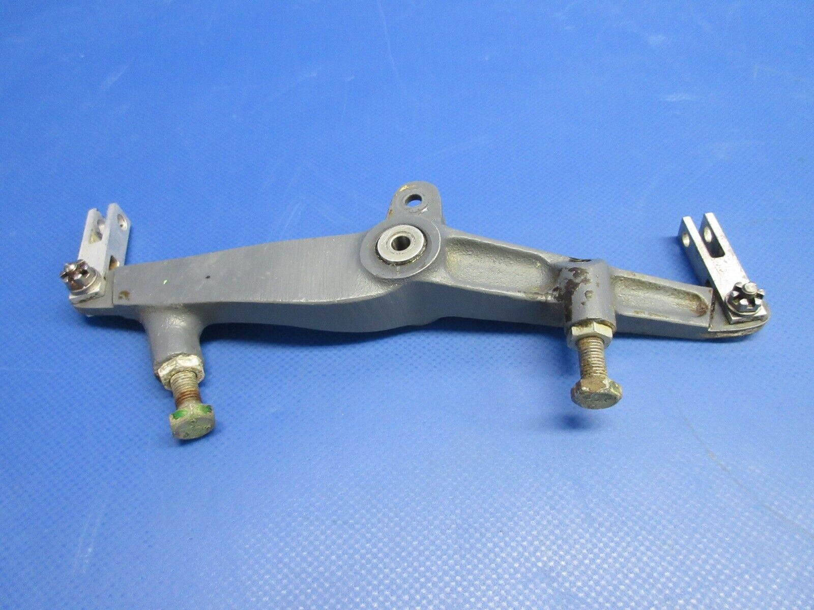 Beech 95 / D95A Travel Air Aileron Bellcrank RH P/N 35-521158-1 (0524-1099)