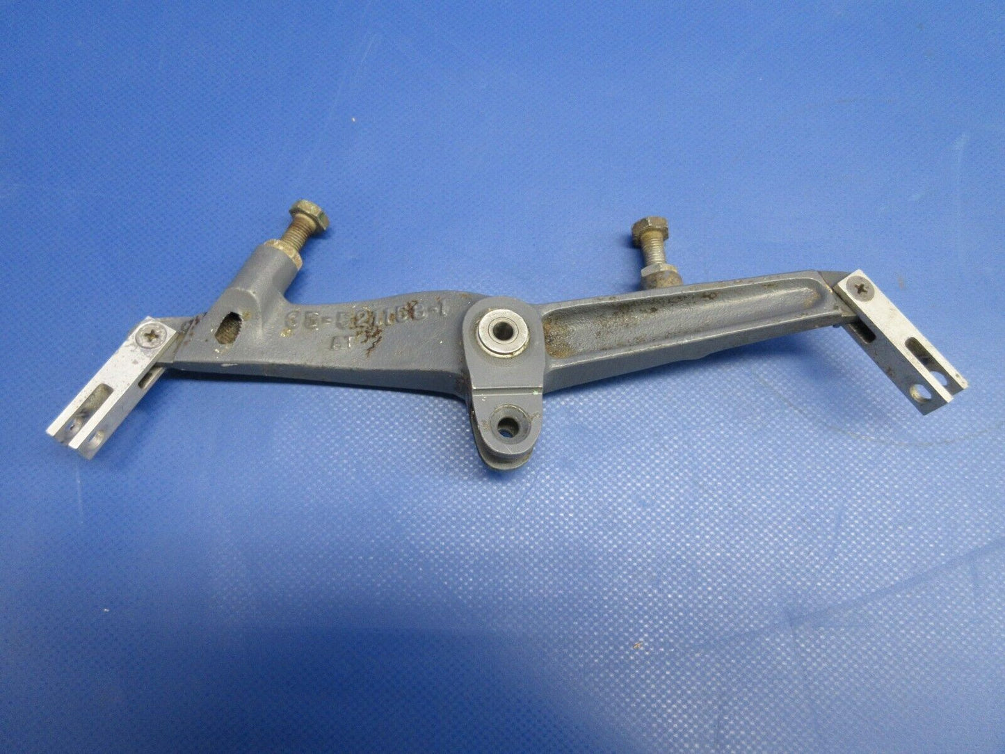 Beech 95 / D95A Travel Air Aileron Bellcrank RH P/N 35-521158-1 (0524-1099)