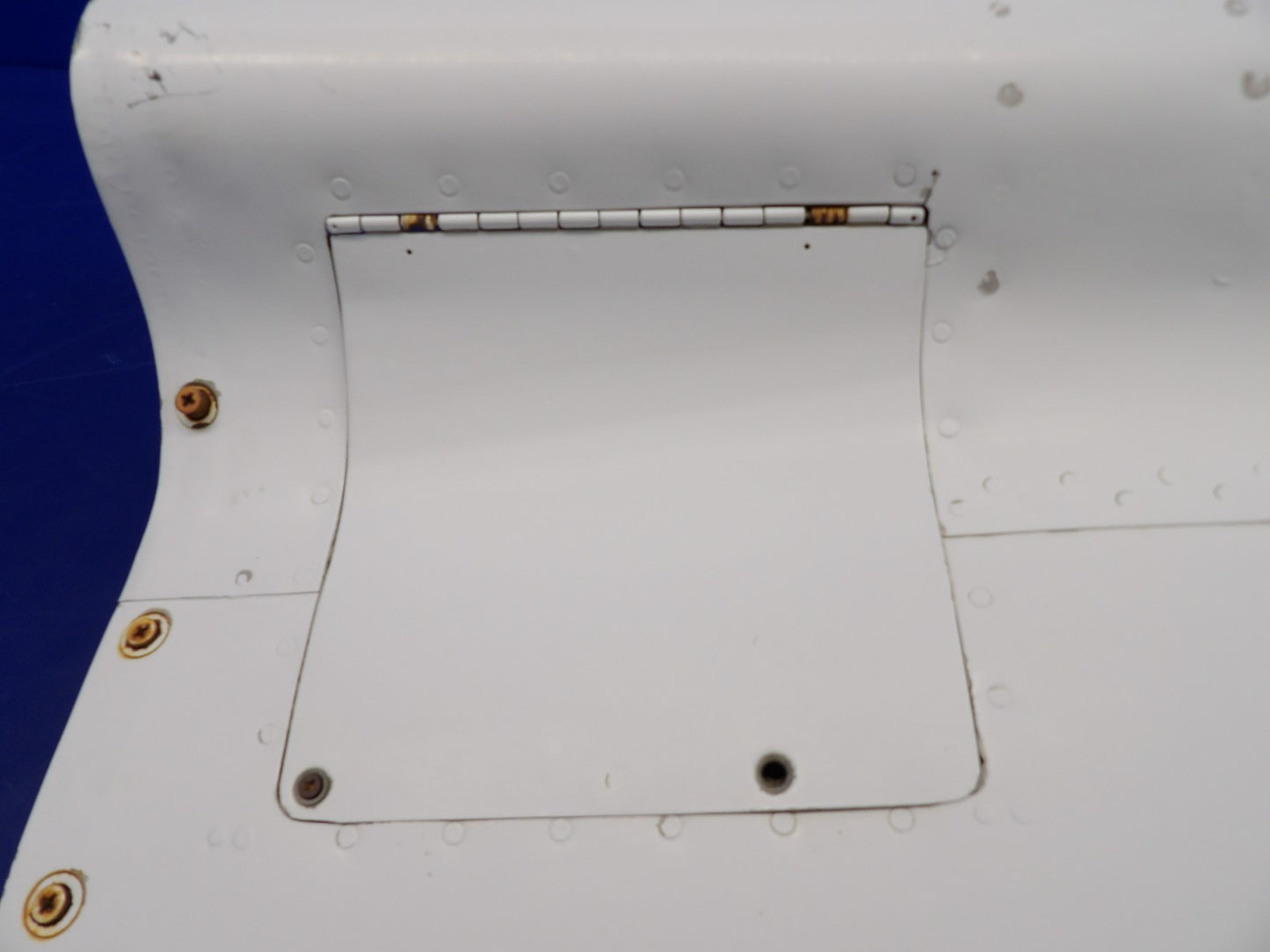 Cessna 421 Upper Left Hand Engine Cowl P/N 5121002-201 (0726-1243)7