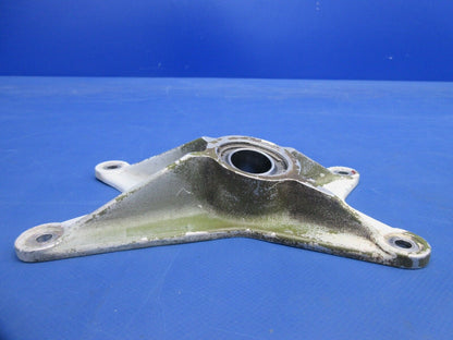 Piper PA-32RT-300T Lance II Main Gear FWD Trunnion Fitting 67040-14 (0924-880)