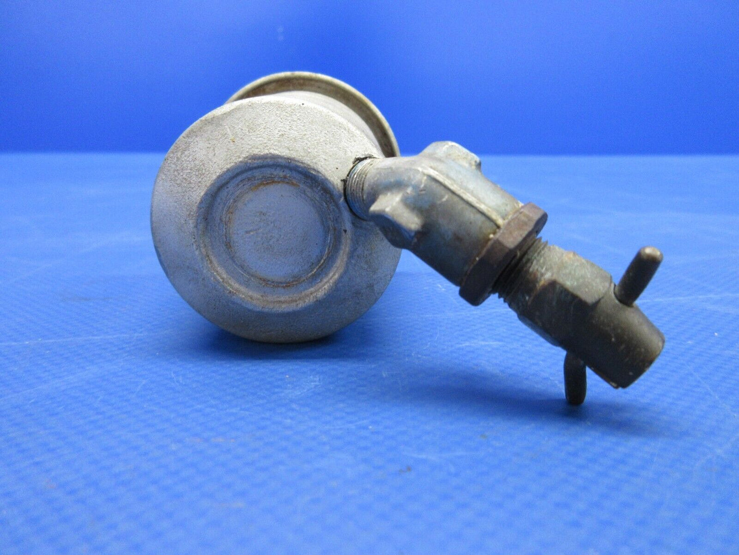 Piper PA-28-181 Archer Fuel Gascolator Assy With Bracket 62301-03 (0524-1044)