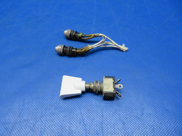 Beech 95 / D95A Flapswitch w/ Knob & Indicator Lights 8857K40 TESTED (0424-222)
