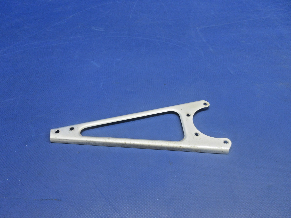 @Cessna 172 / 172RG Governor Control Bracket P/N 2451003-1 (0826-756)0