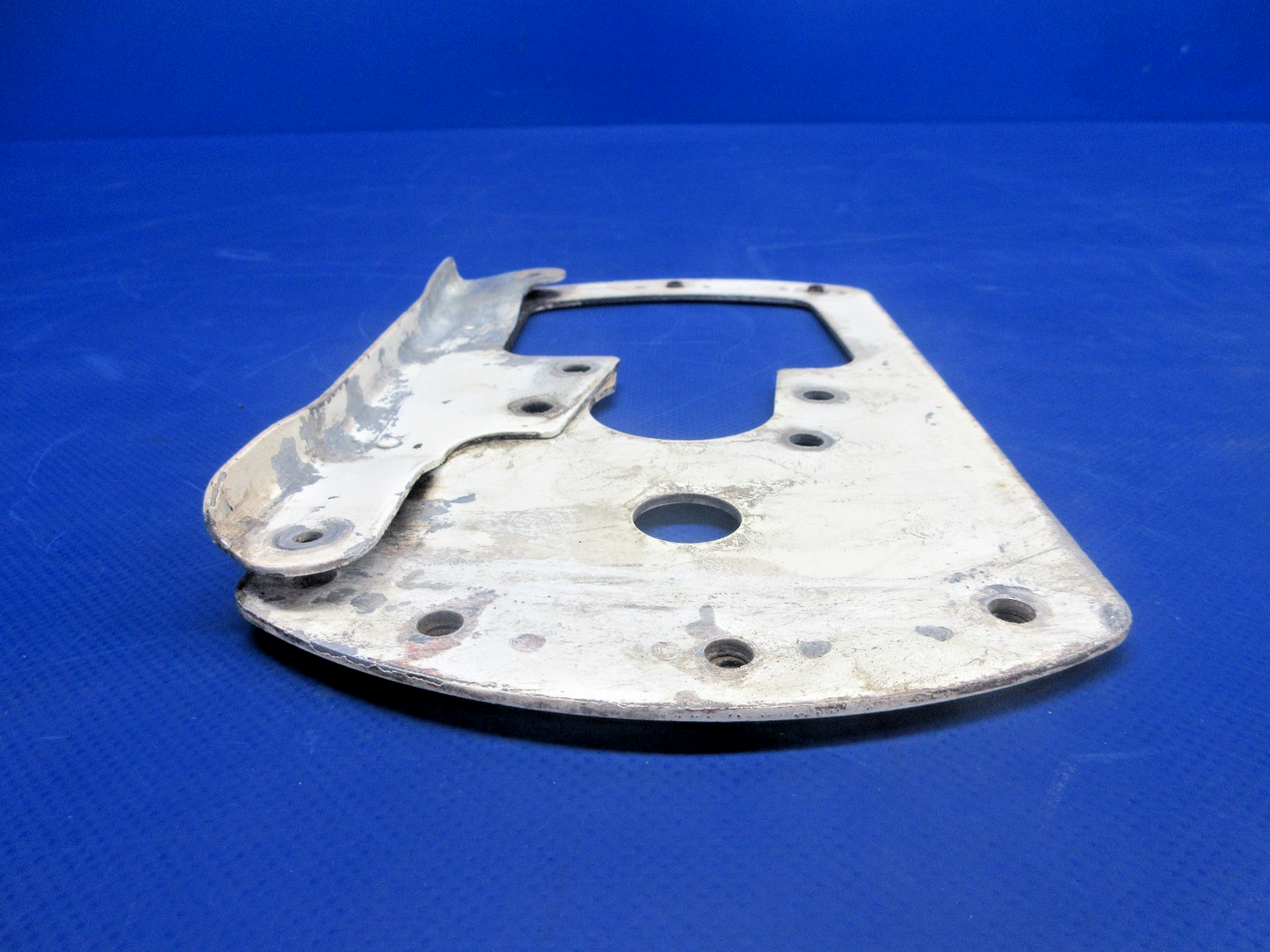 Cessna 172 RH & LH Main Gear Fairing Mount Plate 0541220-1 & -2 SET  (0826-424)4