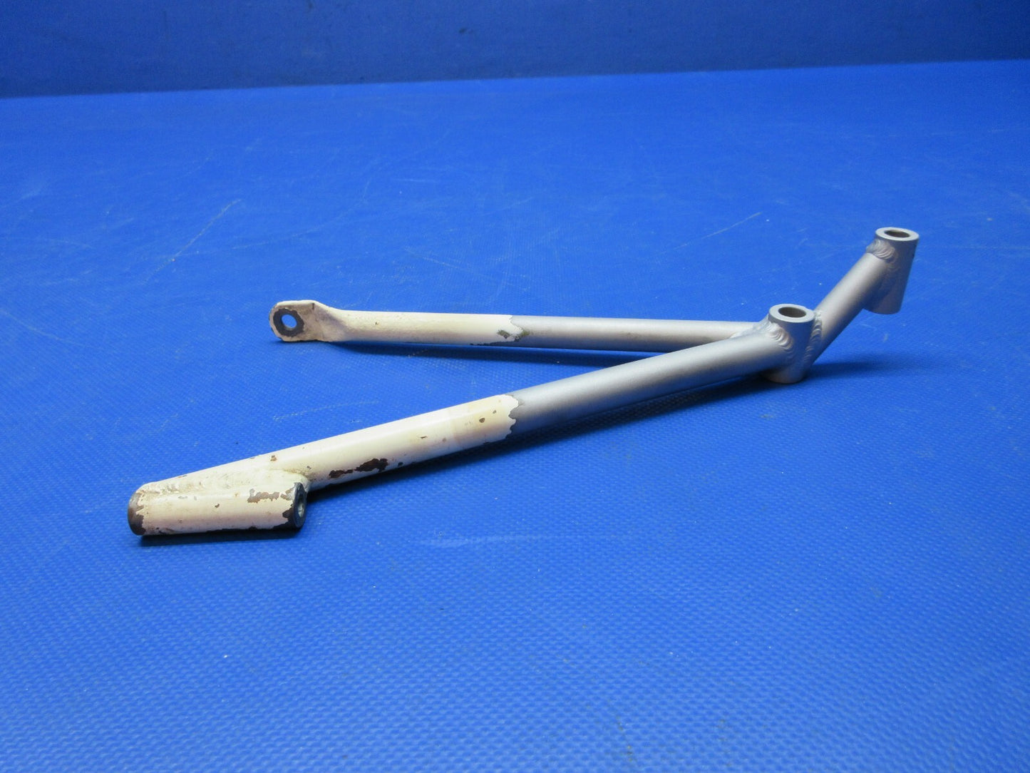 Cessna 177RG Cardinal Support Main Gear Actuator LH P/N 2041014-1 (0818-58)2