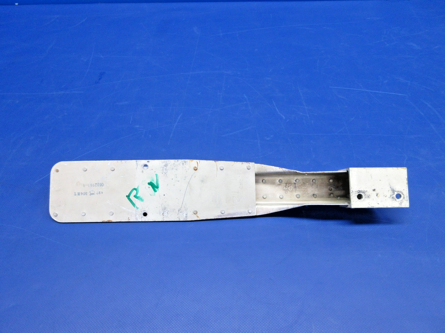 Cessna 310 / 310I RH Seat INBD Track P/N 0812987-7 (0326-865)2