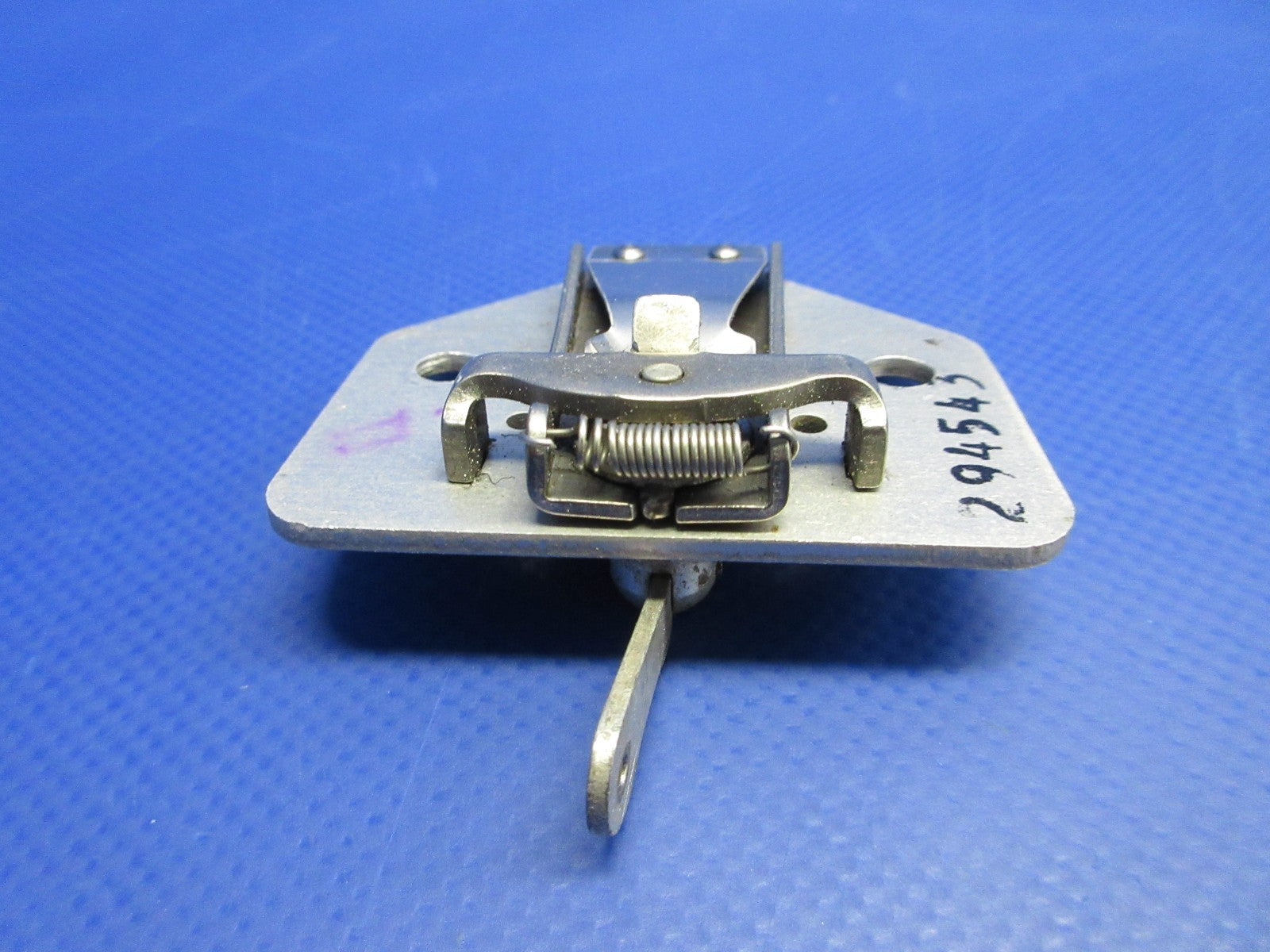 Cessna 310 / 310I Wedjit Cabin Seat Plate P/N 294543 LOT OF 3 (0326-818)11