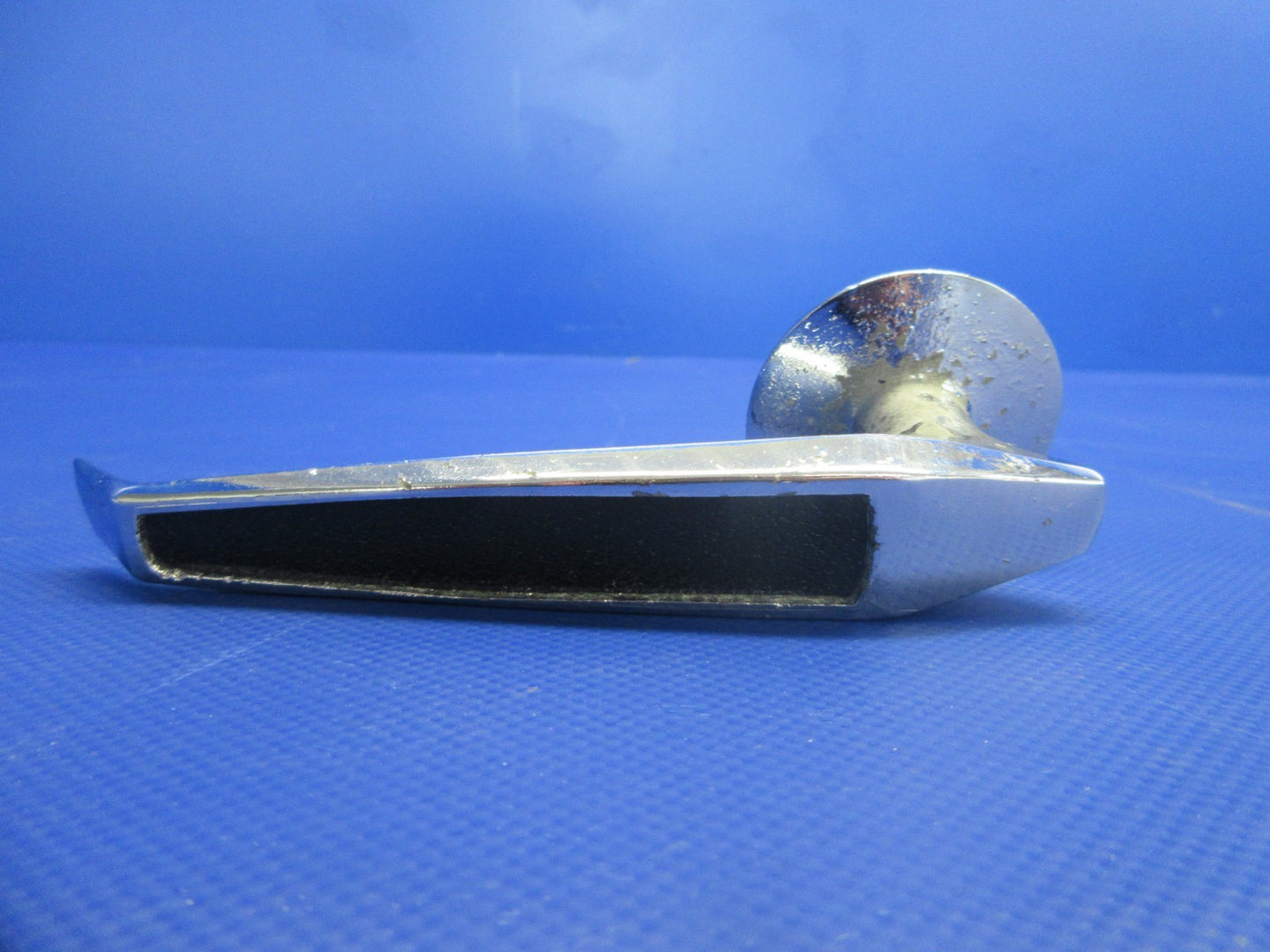 Cessna 182 / 182P Placard Inside Cabin Door Handle RH P/N 1211250-7 (0825-985)6