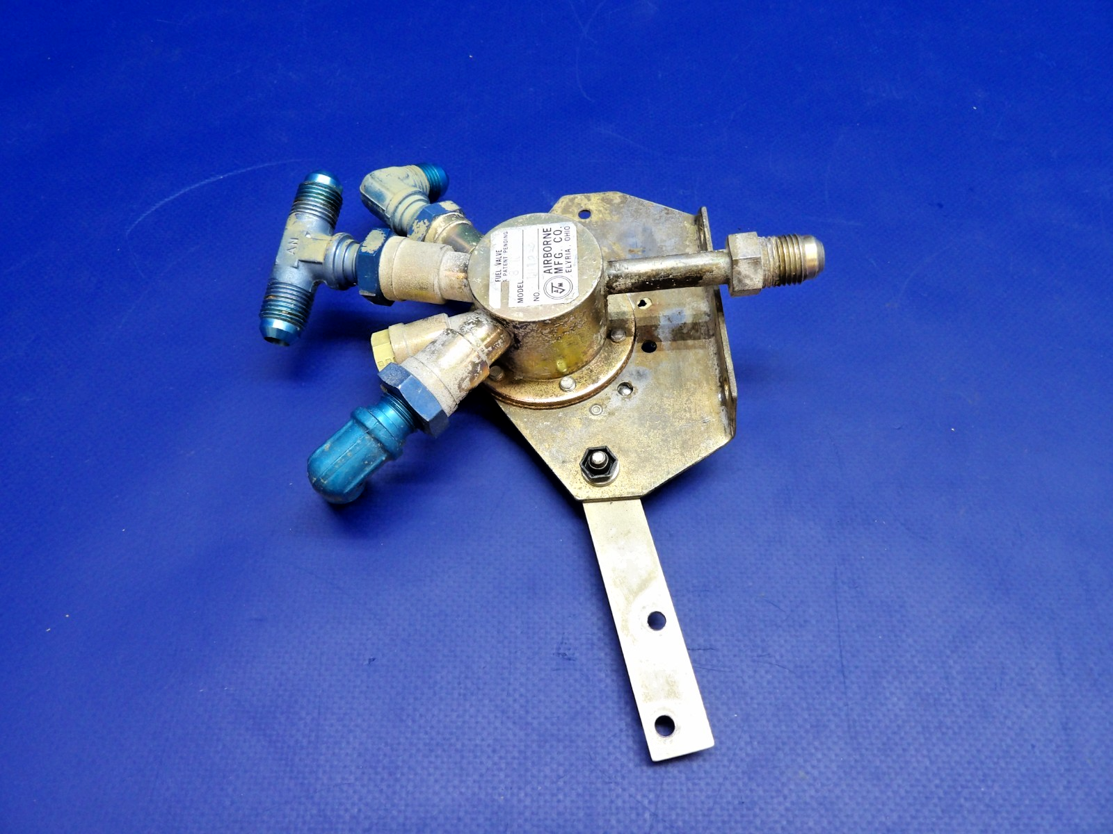 Cessna 337 / 337D Skymaster Airborne Fuel Valve P/N 1H12-2 Model 8N (0426-1341)6