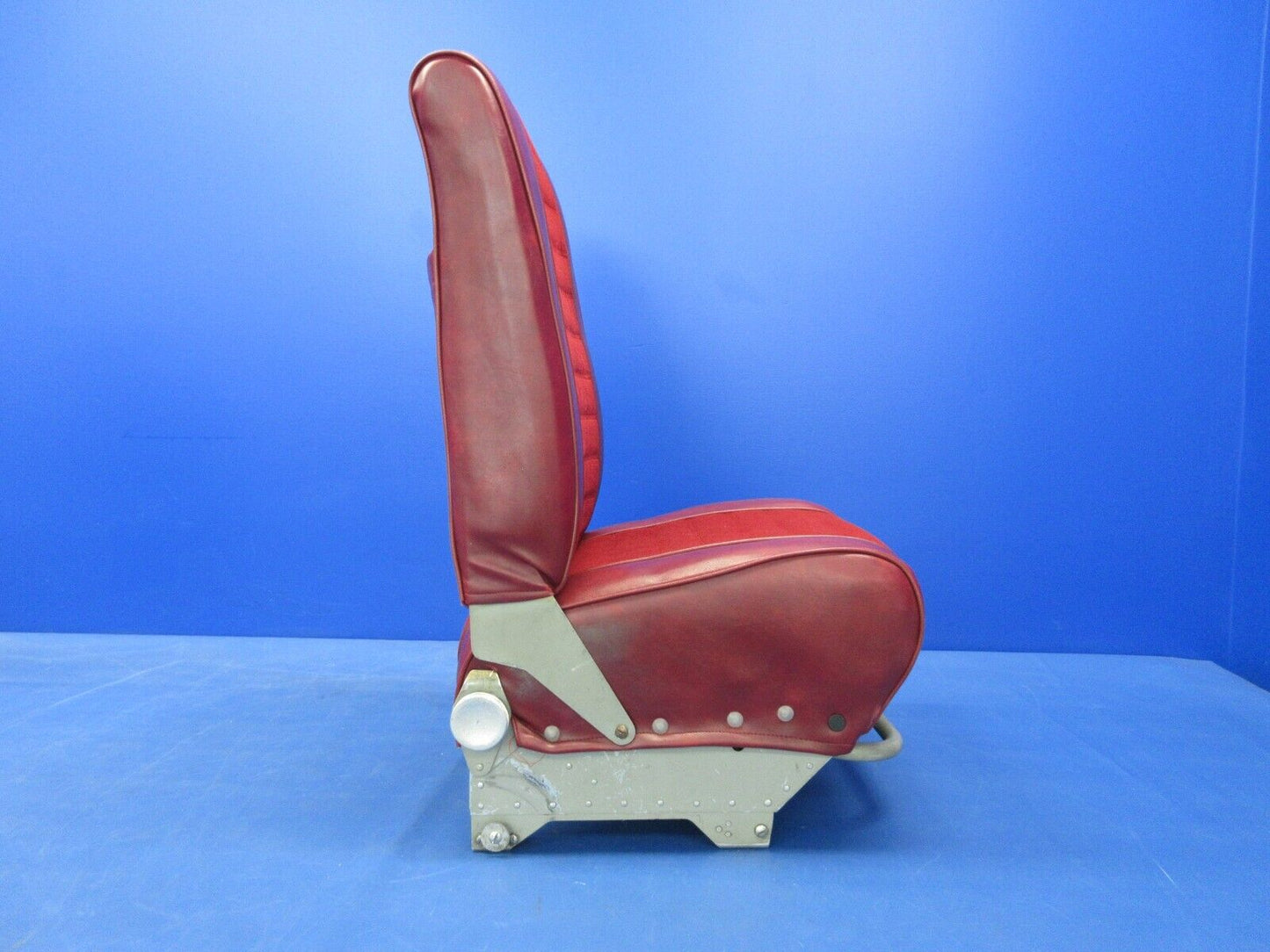 Mooney M20 / M20C Pilot Front Seat Assy P/N 140040-505 (1024-1310)