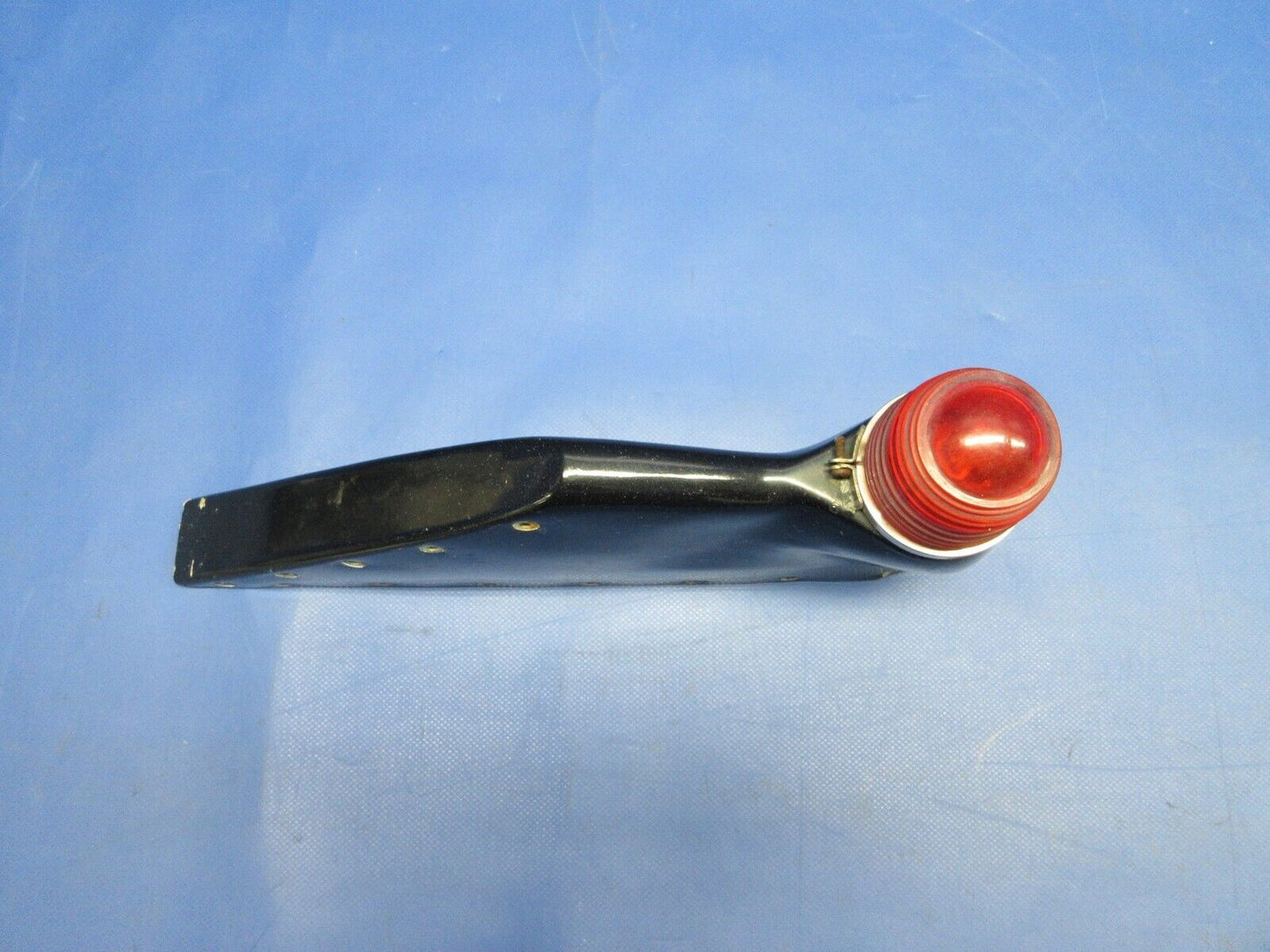 Cessna 180 Rudder Fin Tip & Flashing Beacon 24V P/N C621001-0102 (0624-737)