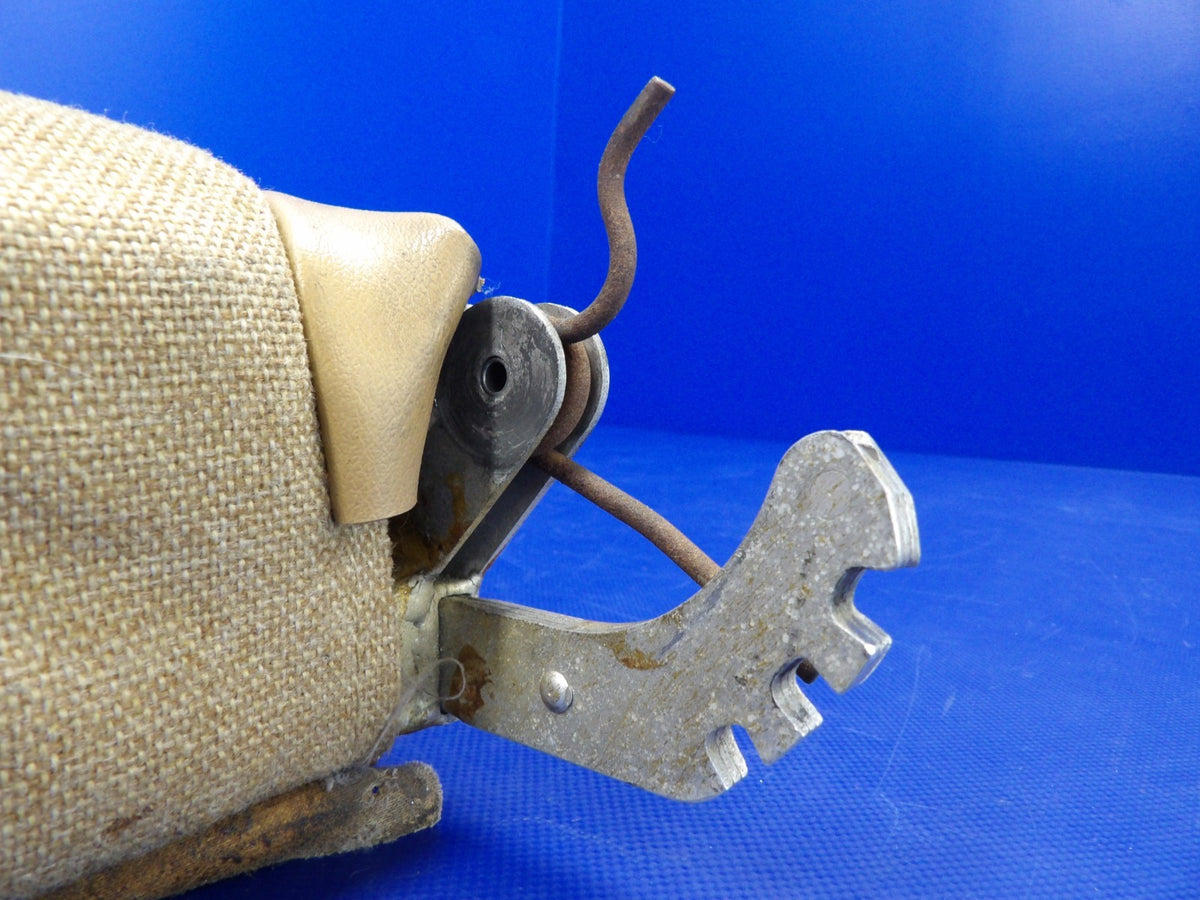 Cessna 172 Seat Back P/N 0514093-201, 0514104-3, 0514122-3 (0926-1244)3