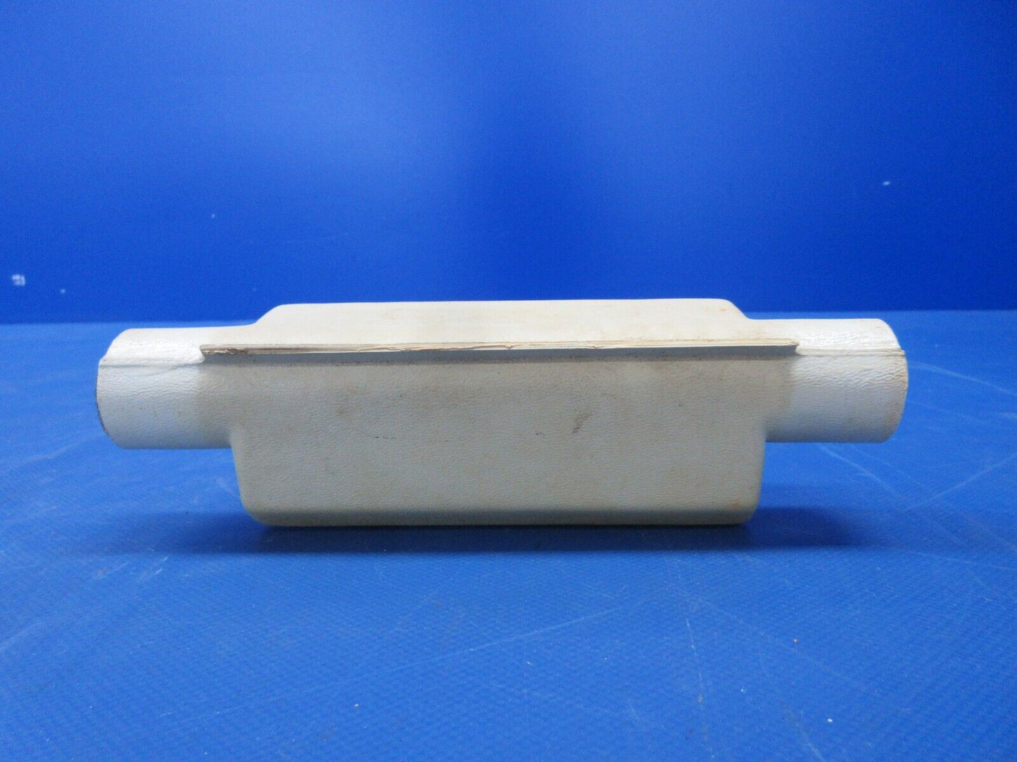 Cessna 337 / P337H Center Seat Air Outlet Adapter Assy P/N 1510025-1 (0724-1251)
