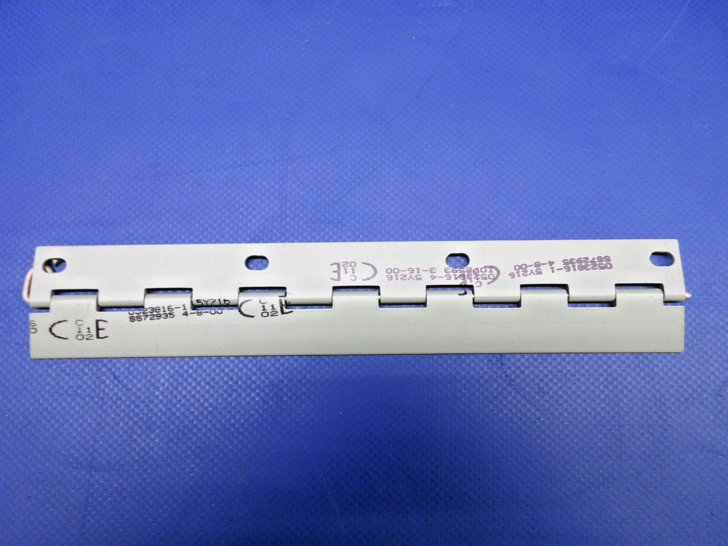 Cessna Aileron Hinge P/N 0523816-1 NOS (0326-1001)8