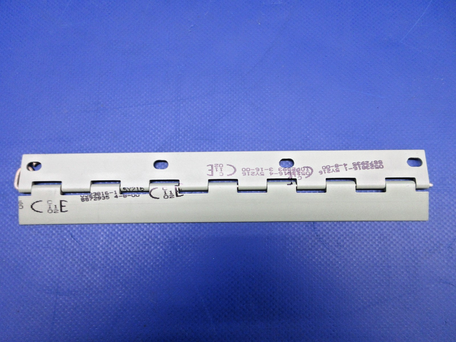 Cessna Aileron Hinge P/N 0523816-1 NOS (0326-1001)8
