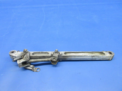 Piper PA-23-250 Aztec Main Gear Upper Link Assy P/N 16190-00 (0624-858)