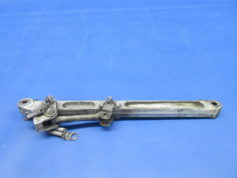Piper PA-23-250 Aztec Main Gear Upper Link Assy P/N 16190-00 (0624-858)