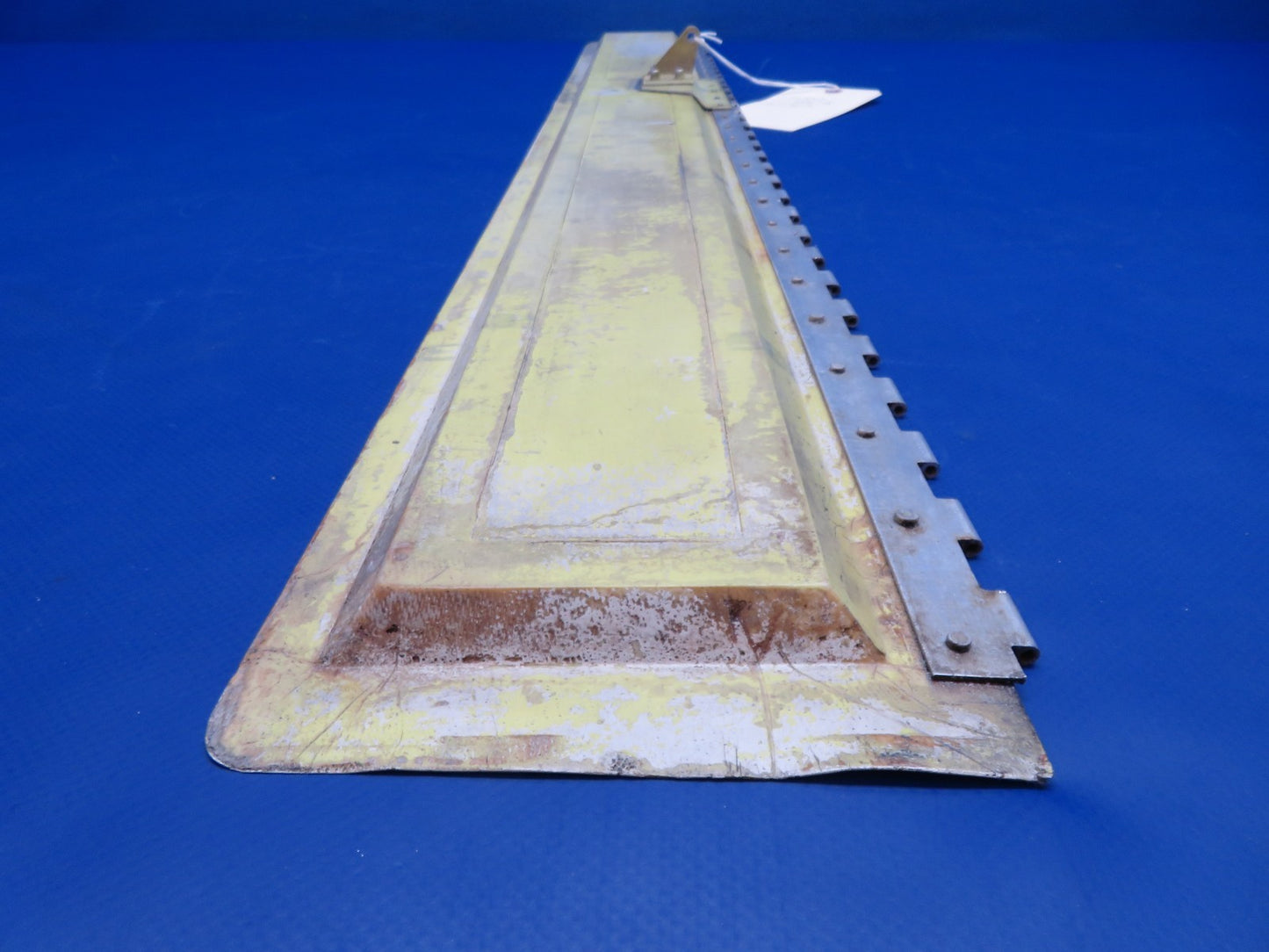Beech 76 Duchess LH Nose Gear Door P/N 105-410000-81 (0326-118)9