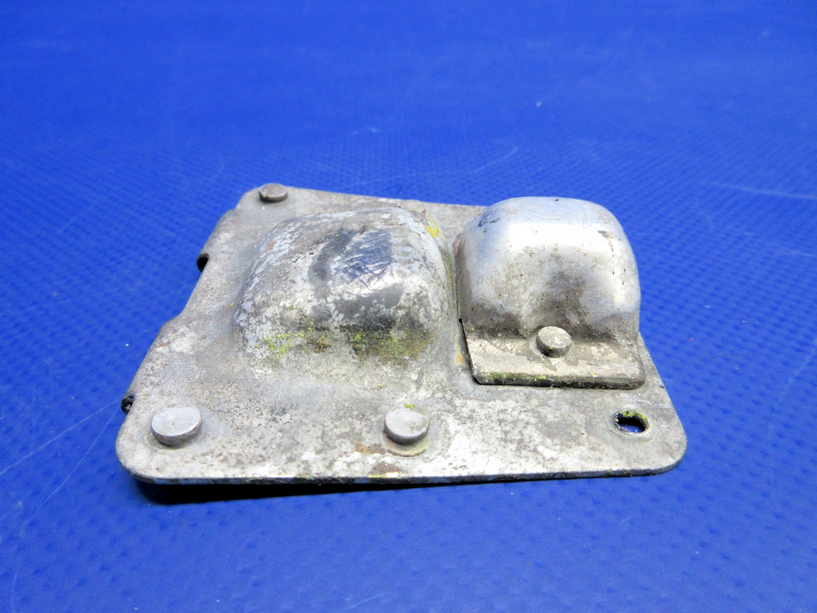 Beech D95A Travel Air Cowl Latch Plate (0326-801)9