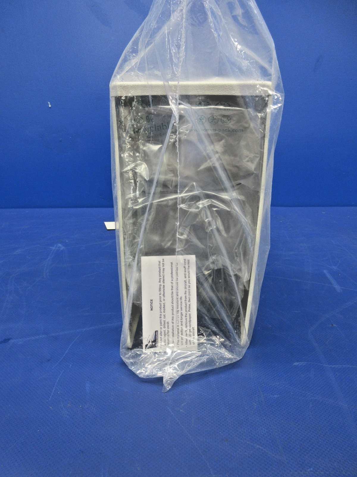 Cessna 172 E thru 172 M Console w/o Rudder Trim 28-0500233-80A NOS (0726-892)3
