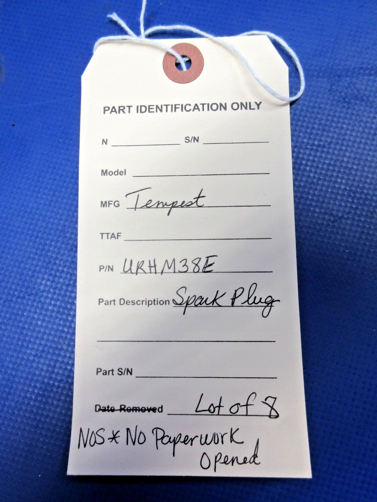 Tempest Spark Plug P/N URHM38E LOT OF 8 NOS (0926-795)13