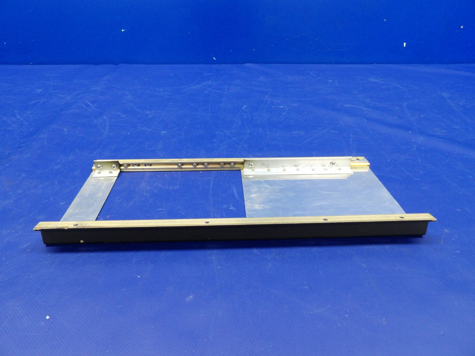 Beech D95A Travel Air Single Stack Canted Rail Tray Mount RP1040-P-1 (0226-510)13