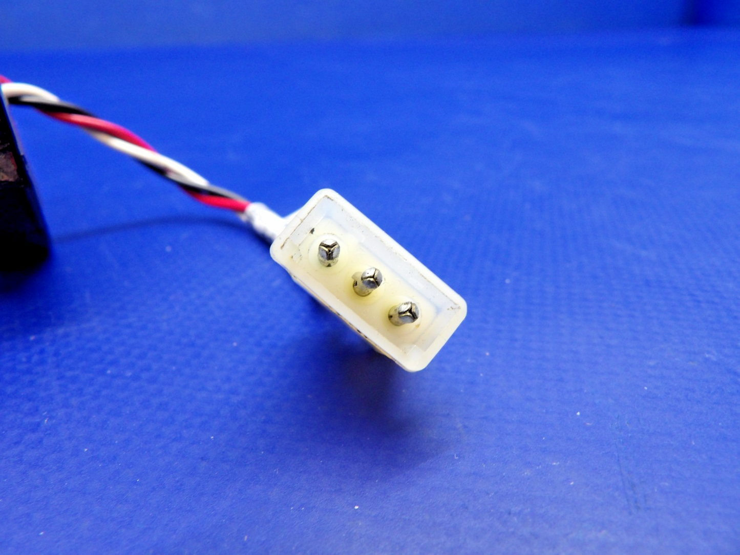 Whelen A470A Red Strobe Light P/N 01-0770019 TESTED (0426-1348)5