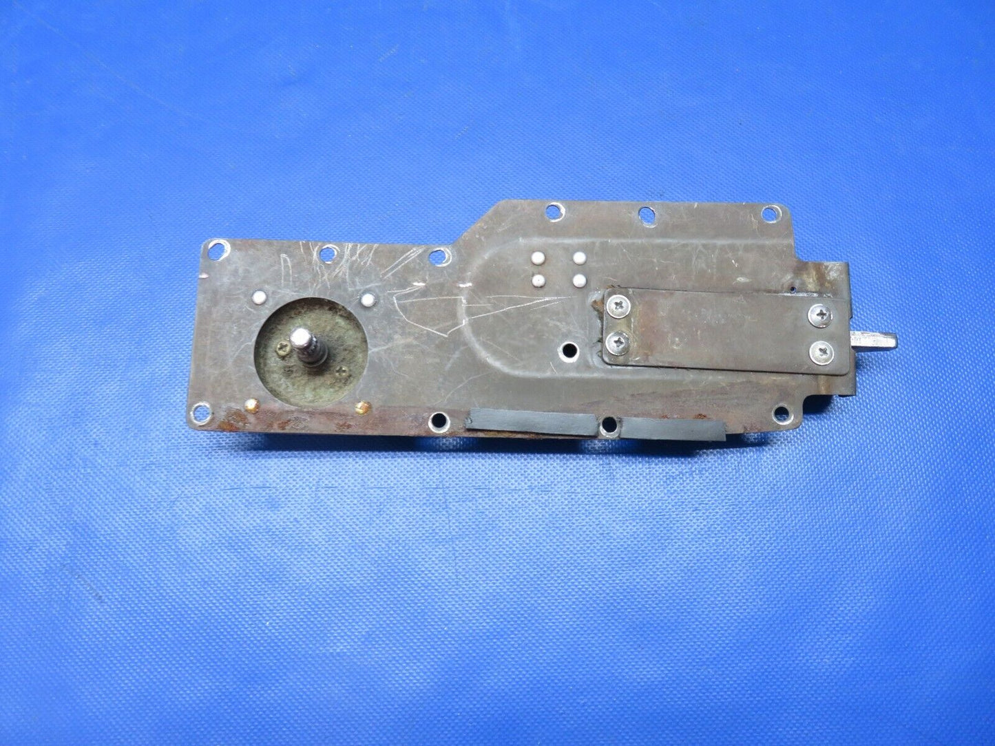 Cessna 180 / 180K Cabin Door Latch Assy LH P/N 1511205-16 (0724-1830)