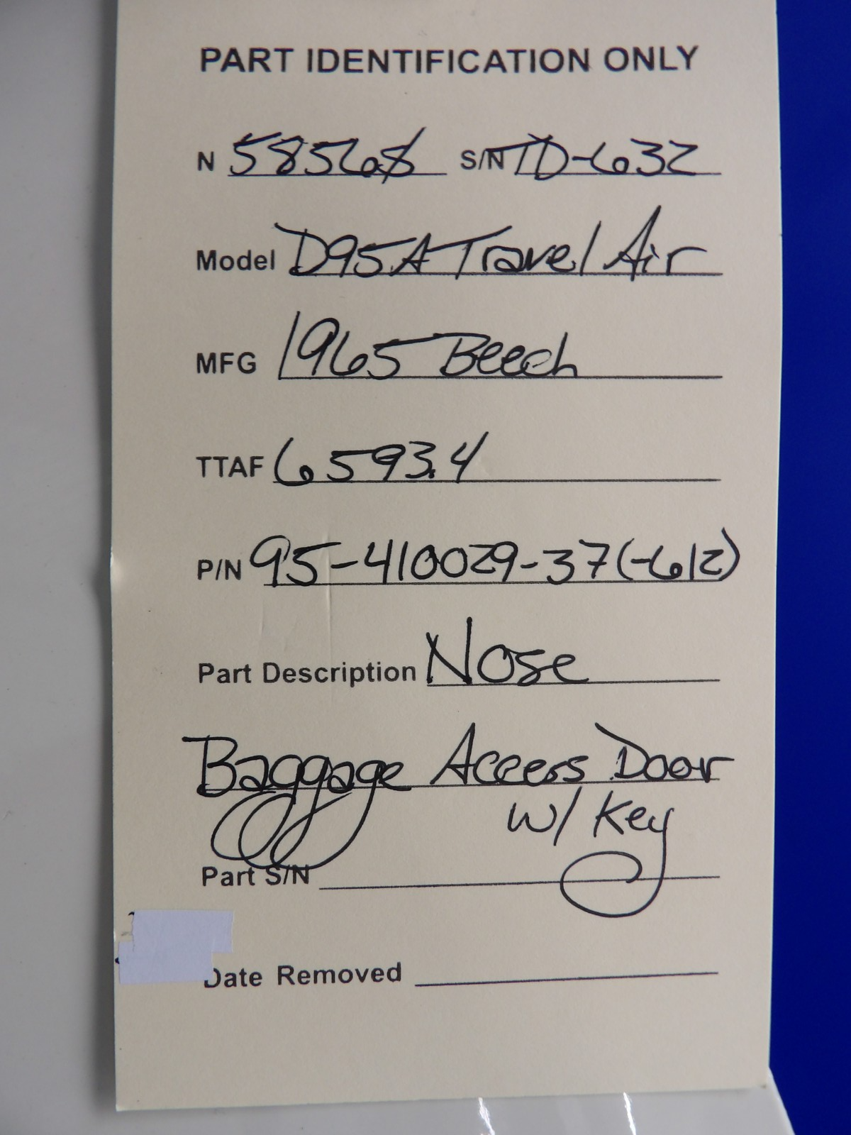 Cessna 310 / 310I Nose Baggage Access Door w/ Key P/N 95-410029-37 (0326-2012)20