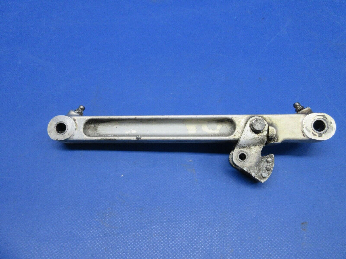 Piper PA-23-250 Aztec Main Gear Upper Drag Link Assy P/N 16190-00 (0624-774)