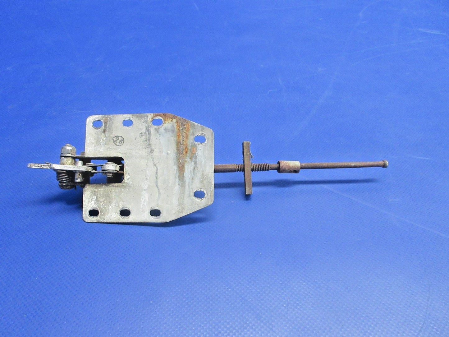Rockwell Commander 112 Aft LH Cabin Door Latch P/N 43700-1 (0826-420)1