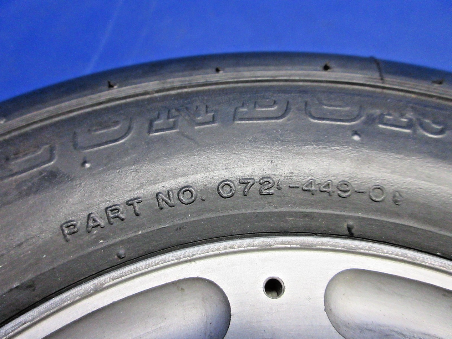 Cirrus / Cleveland 40-75P 6.00-6 Main Wheel w/Tire 15x6.00-6 (0326-20196