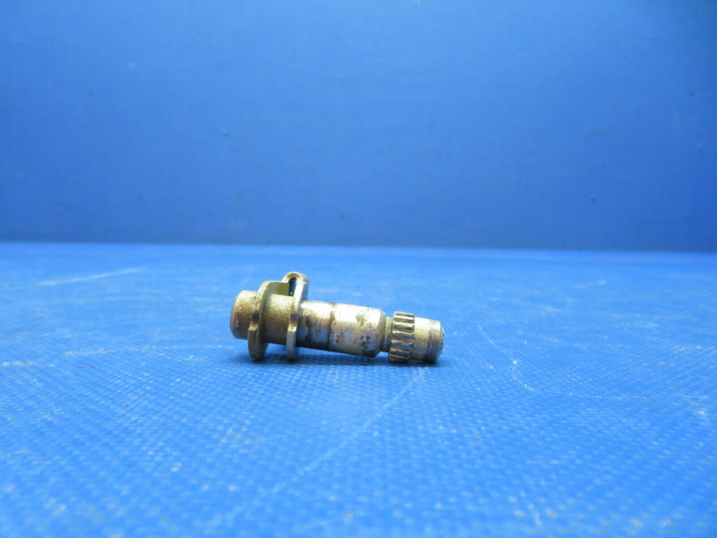Early Cessna 175 / 175A LH Cabin Door Handle Shaft P/N 0511227-7 (1024-230)