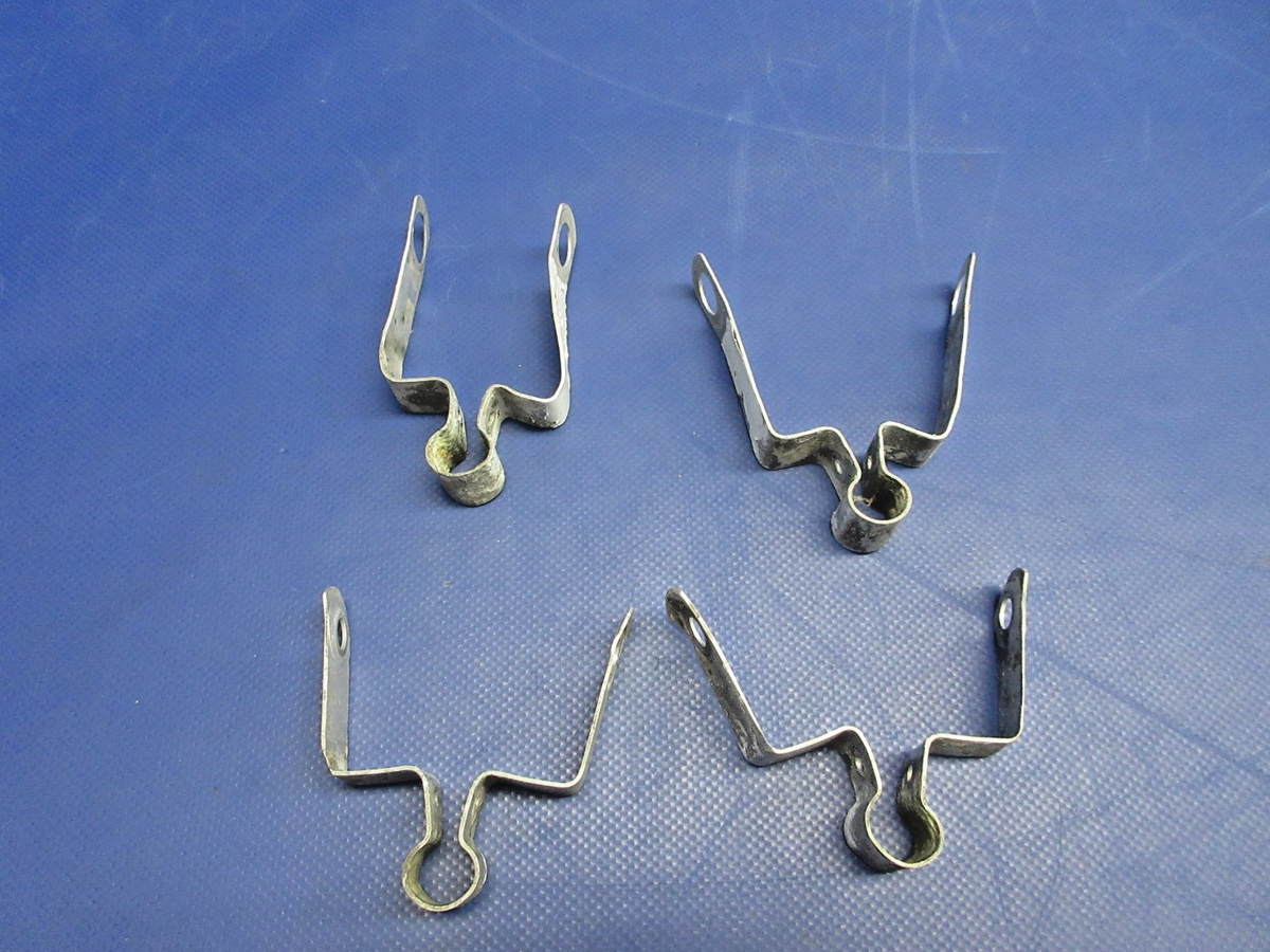 Piper Cherokee Brake Line Hose Clips 63332-03, 63332-003 LOT OF 4 (0926-852)3