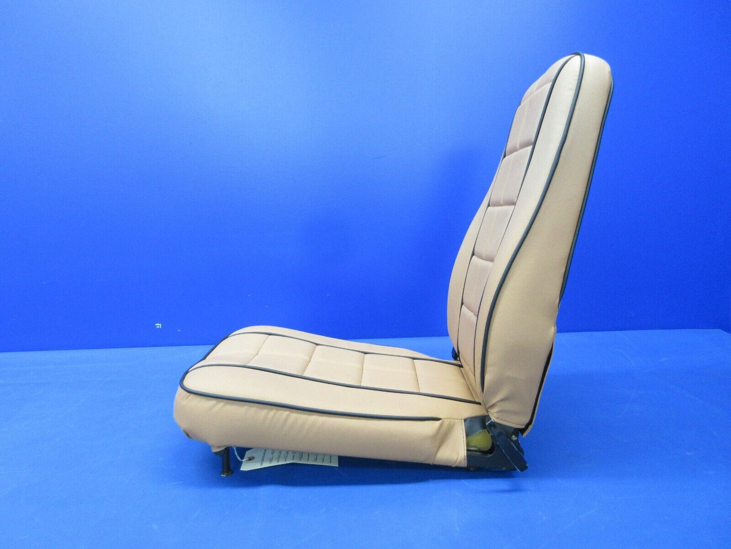 Piper PA-28-181 Archer Seat Assy Rear LH P/N 96827-22 (0624-1385)