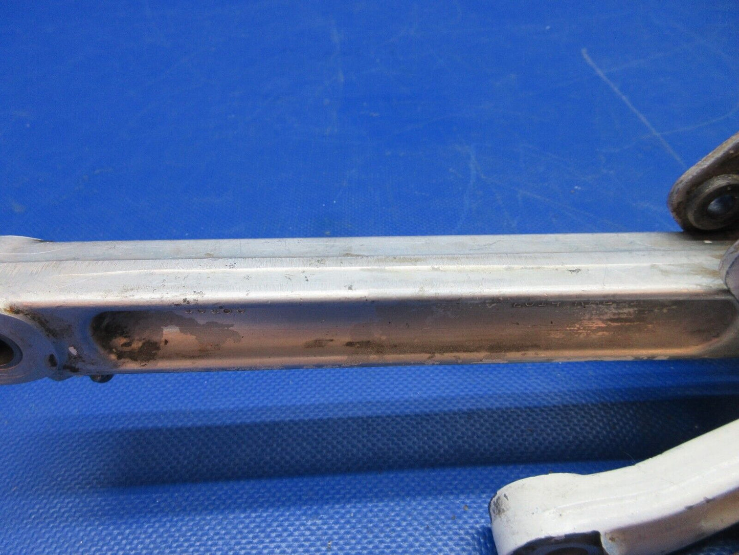 Piper PA-23-250 Aztec Link Assy Main Gear Drag P/N 16240-00 (0824-1321)