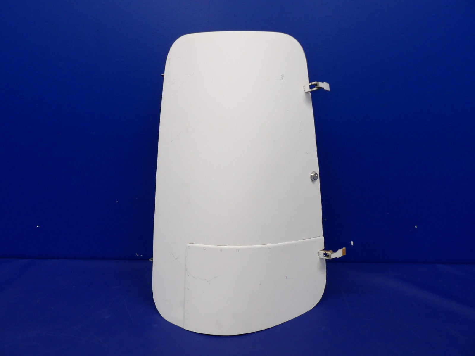 Cessna 421 RH Nose Baggage Door P/N 5013107-60 / NO KEY (0626-1484)1