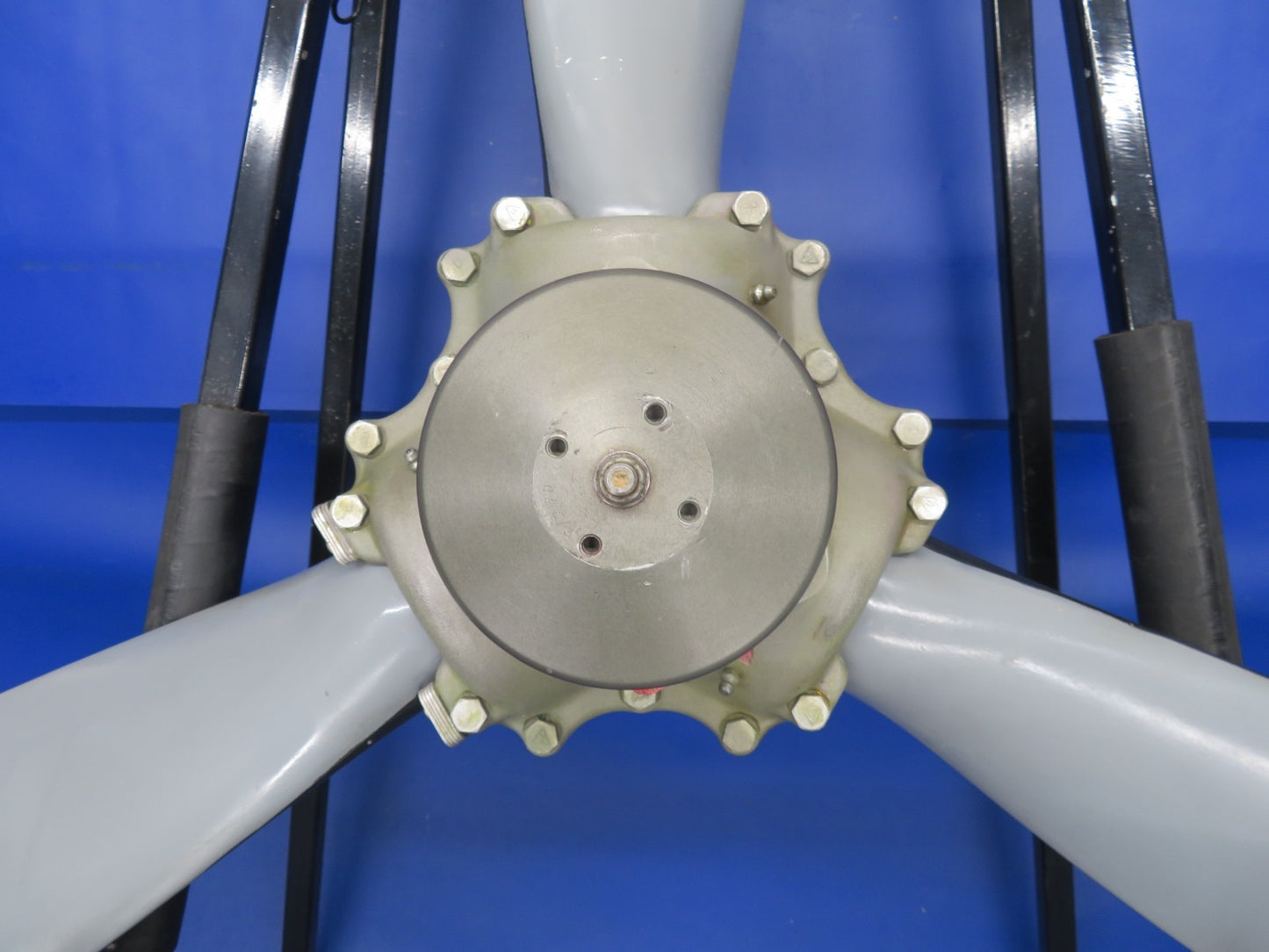 Bellanca 17-31A Hartzell 3-Blade Propeller HC-C3YR-1RF No Logs (0825-1729)4