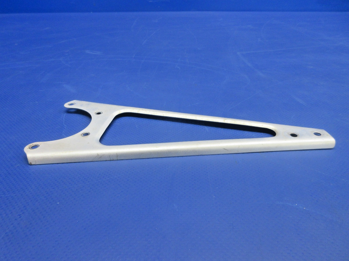 @Cessna 172 / 172RG Governor Control Bracket P/N 2451003-1 (0826-756)6