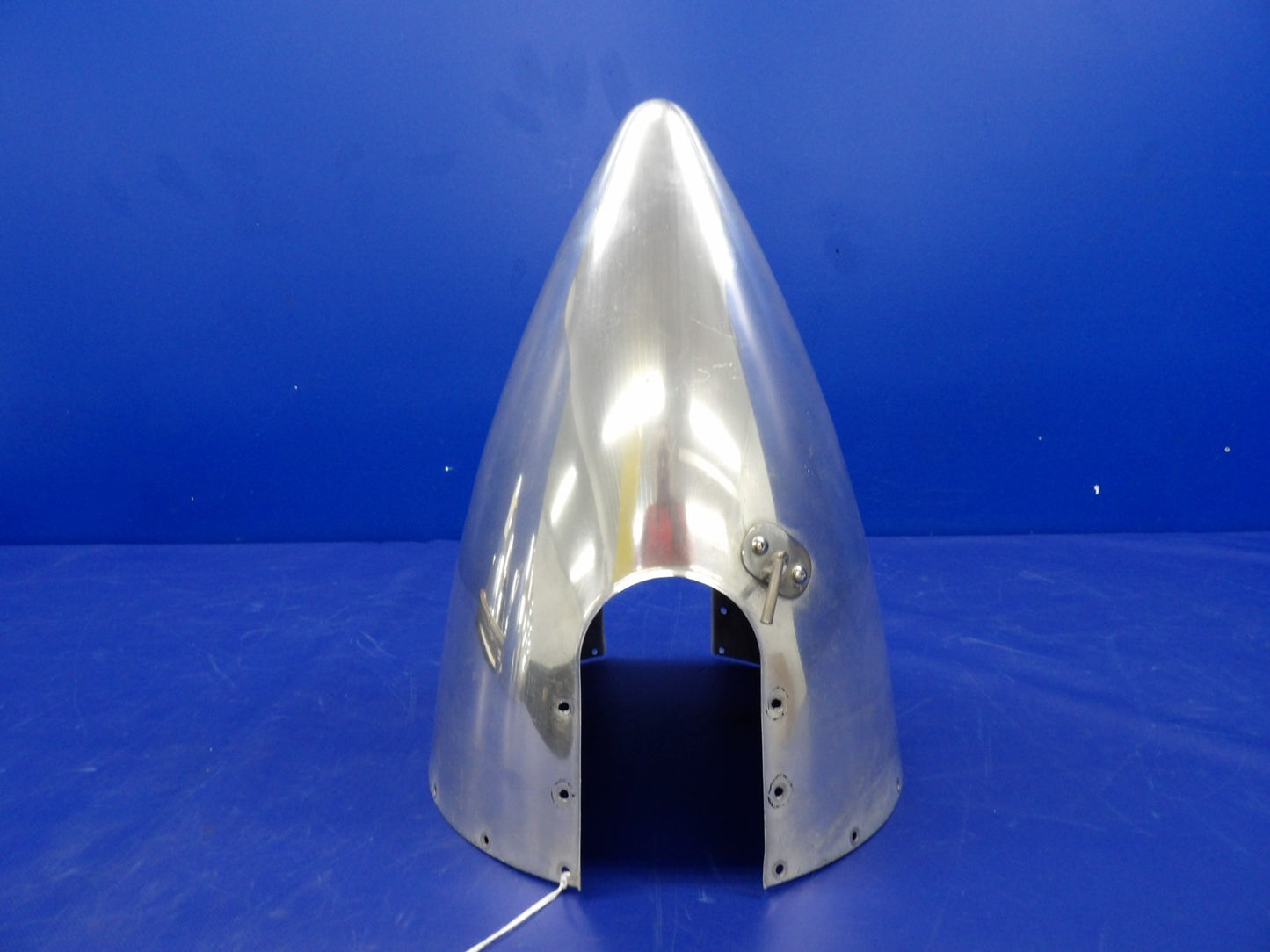 Beech 58 Baron McCauley Polished 2-Blade Propeller Spinner P/N D3419 (0226-2025)1