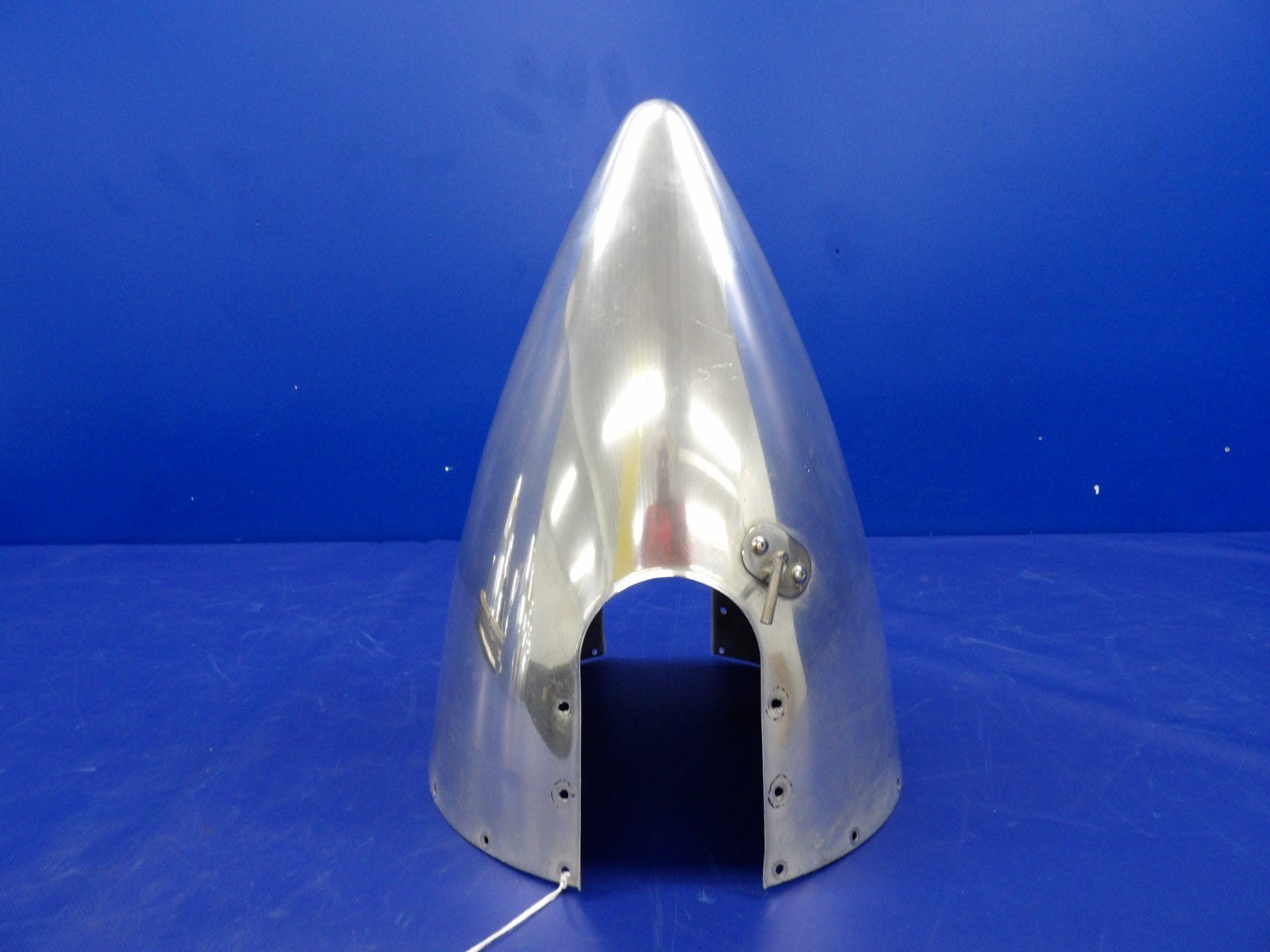 Beech 58 Baron McCauley Polished 2-Blade Propeller Spinner P/N D3419 (0226-2025)1