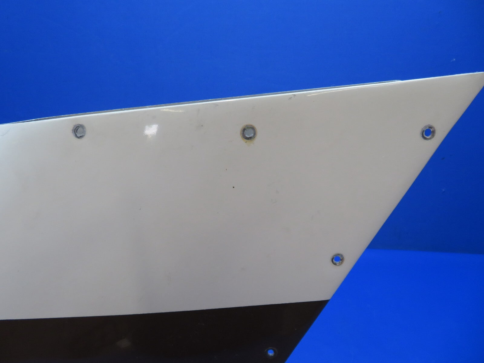 Beech 95-B55 Baron Dorsal Saddle P/N 96-440015-85 NO RETURNS (0523-994)9