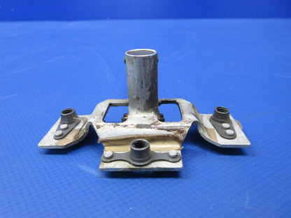 Cessna 180 / 180K Door Latch Clutch Assy LH P/N 0711699-1 (0624-1221)