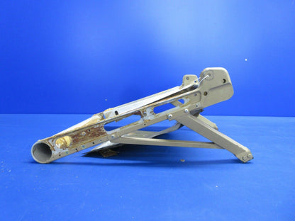 Beech 95-B55 LH Bottom Seat Frame Assy P/N 18-534013-43 FOR PARTS (0424-625)