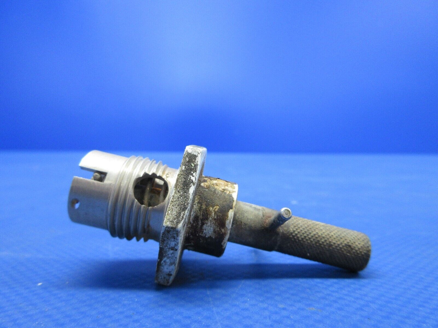 Beech C24R Sierra Fuel Tank Drain Valve P/N 96781A (0524-1210)