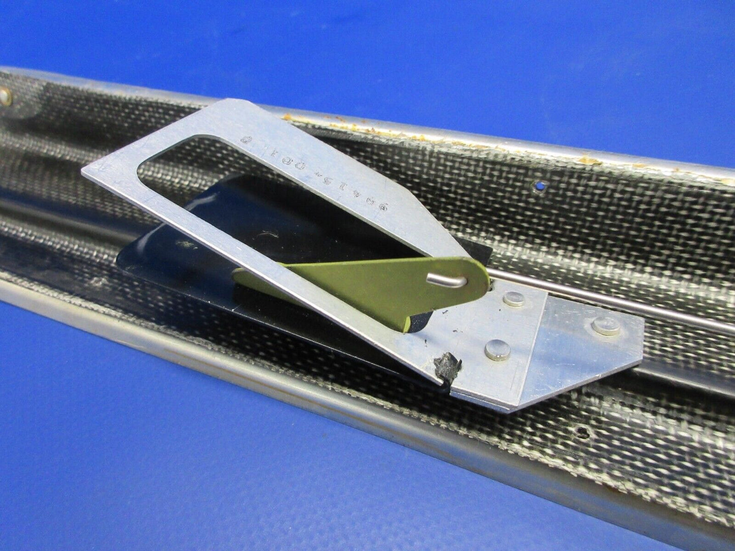1996 Piper PA-28-181 Pilot Side Cabin Heat Duct Center P/N 36511-03 (1224-2030)